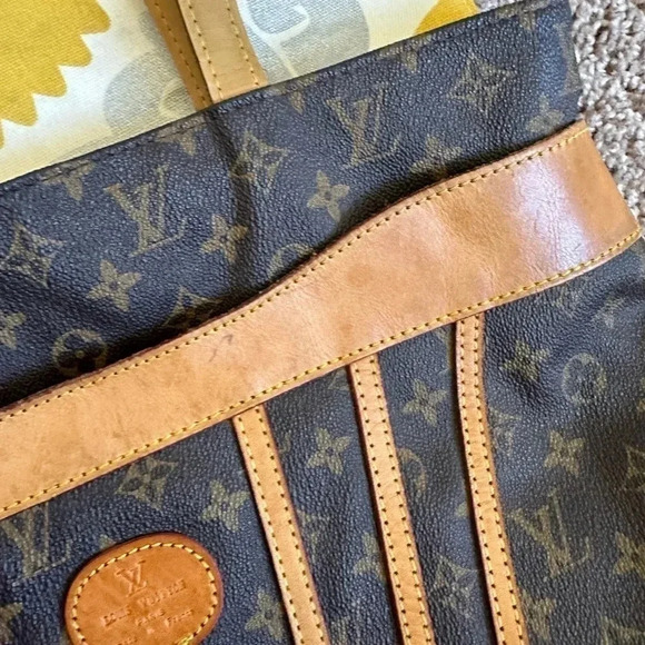Louis Vuitton large should tote bag - Picture 6 of 16